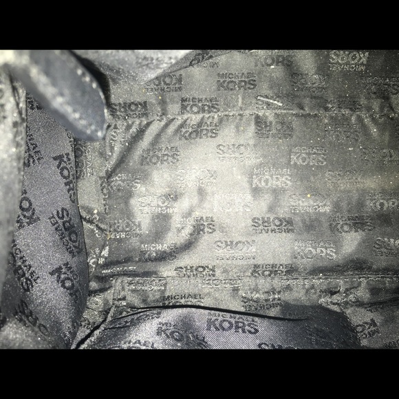 Authentic MK medium size satchel - Picture 5 of 6